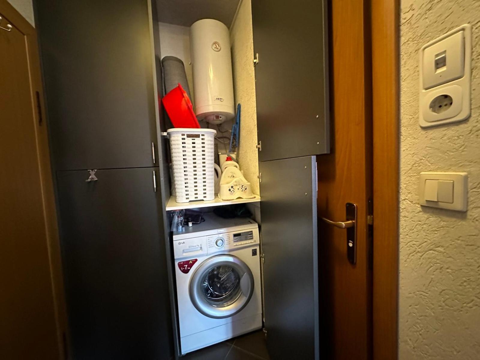 Apartment Lavender, Near To Airport Sofia Ngoại thất bức ảnh
